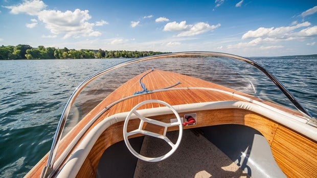Fritidsbåt i trämaterial